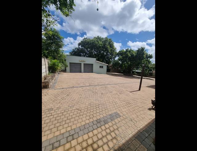 4 BEDROOM HOUSE SOLD IN VELD EN VLEI
